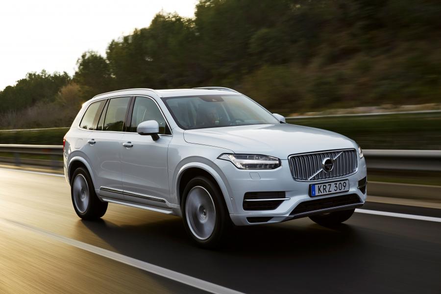 Volvo XC90 T8 2015 года  (фото 4 из 20)
